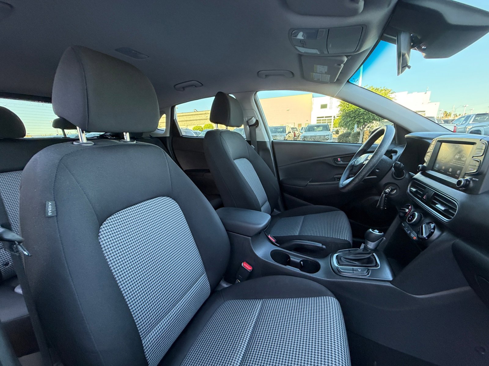 Used 2020 Hyundai Kona SE image 19