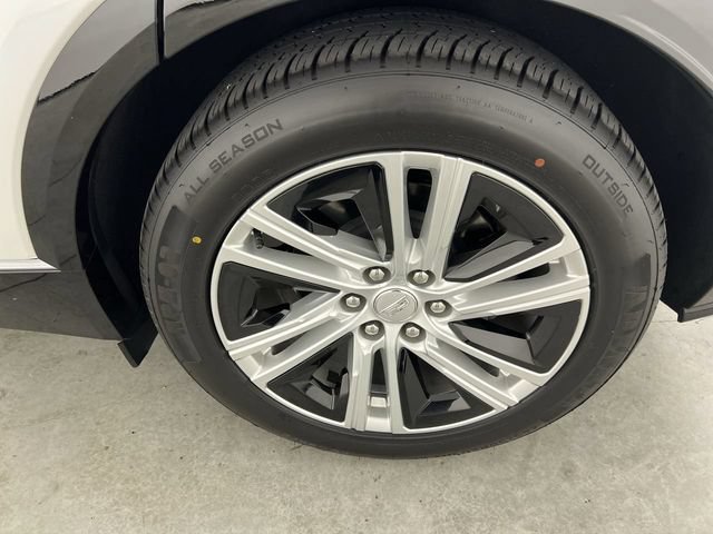 Certified 2024 Cadillac Lyriq Tech RWD image 34