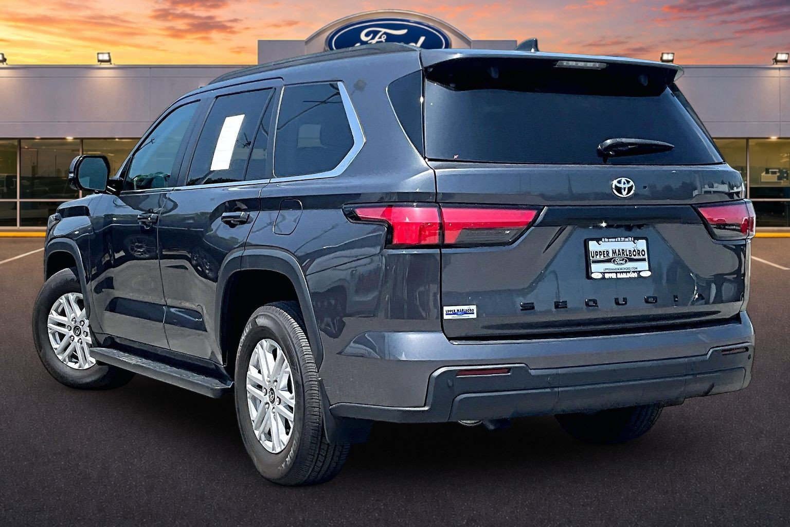 Used 2024 Toyota Sequoia SR5 w/ SR5 Premium Package AWD/4WD image 2