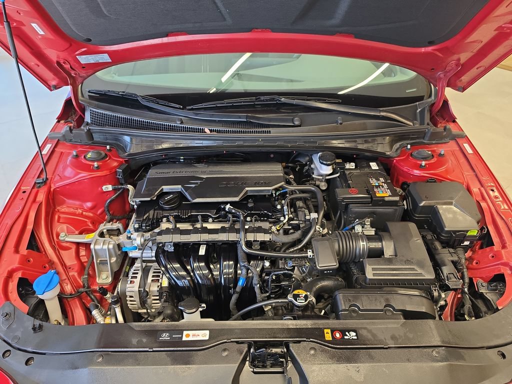 Used 2025 Hyundai Elantra SEL FWD image 29