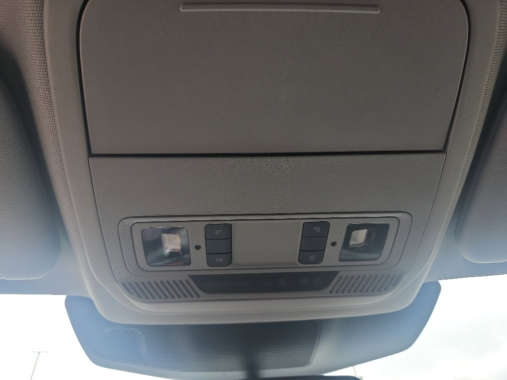 Used 2022 Ford Explorer XLT w/ Equipment Group 202A RWD image 19