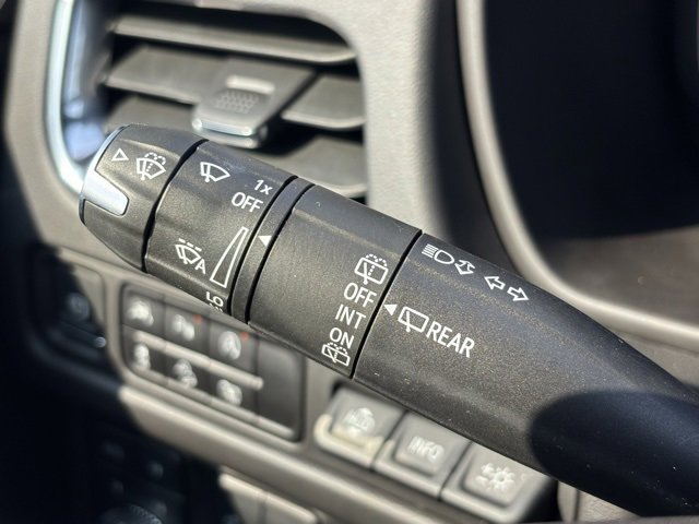 Used 2024 GMC Yukon XL AT4 w/ AT4 Premium Plus Package image 21