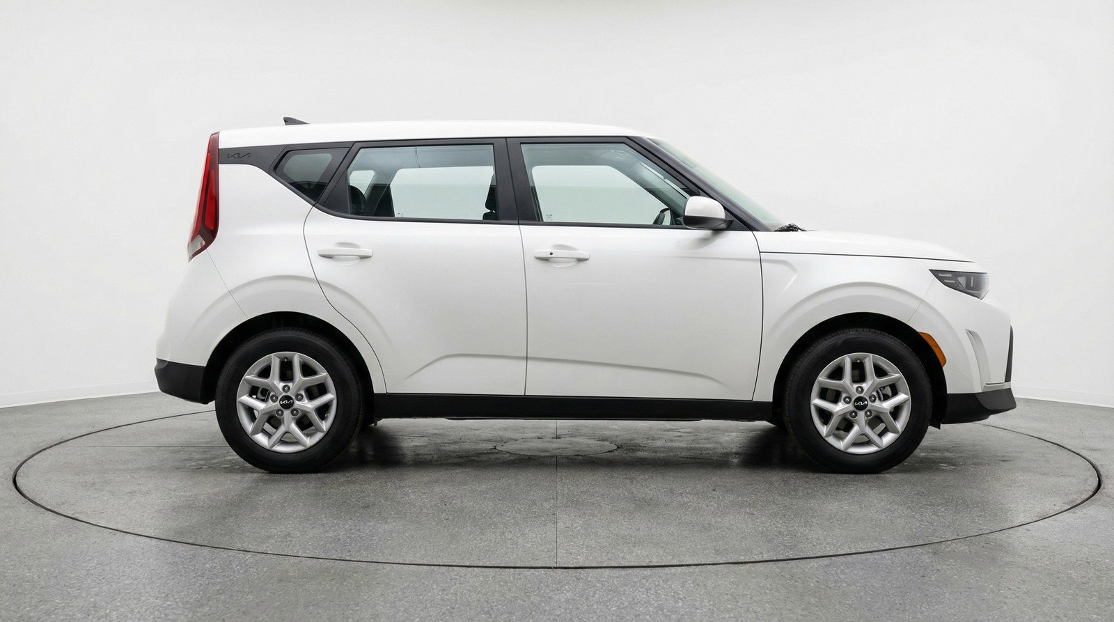 Used 2025 Kia Soul LX w/ LX Technology Package image 11