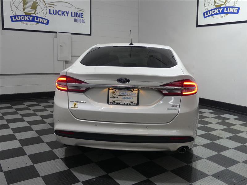Used 2017 Ford Fusion SE w/ Fusion SE Technology Package image 8
