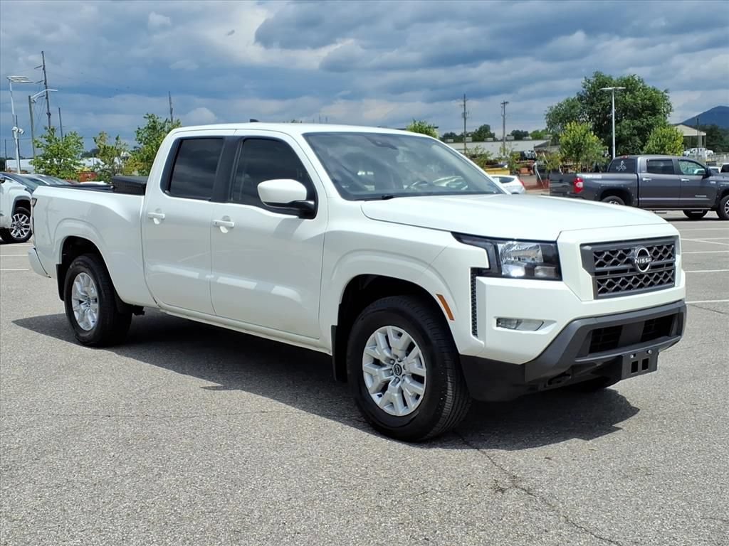Used 2023 Nissan Frontier SV AWD/4WD image 2