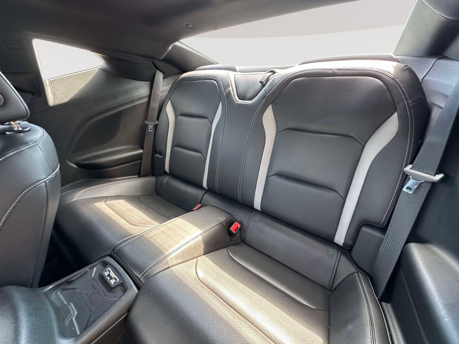 Used 2018 Chevrolet Camaro SS w/ Redline Edition RWD image 32