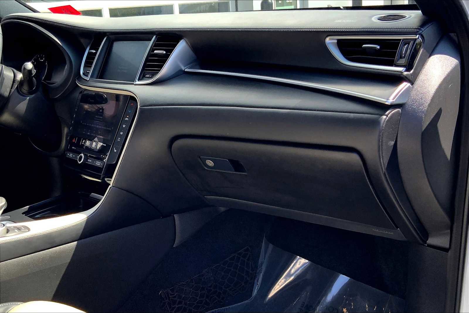 Used 2023 INFINITI QX55 Luxe w/ Cargo Package image 18