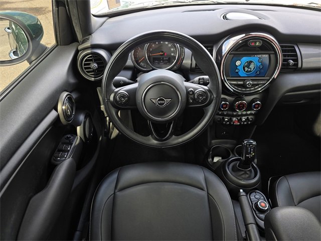 Used 2021 MINI Cooper 4-Door Hardtop image 16