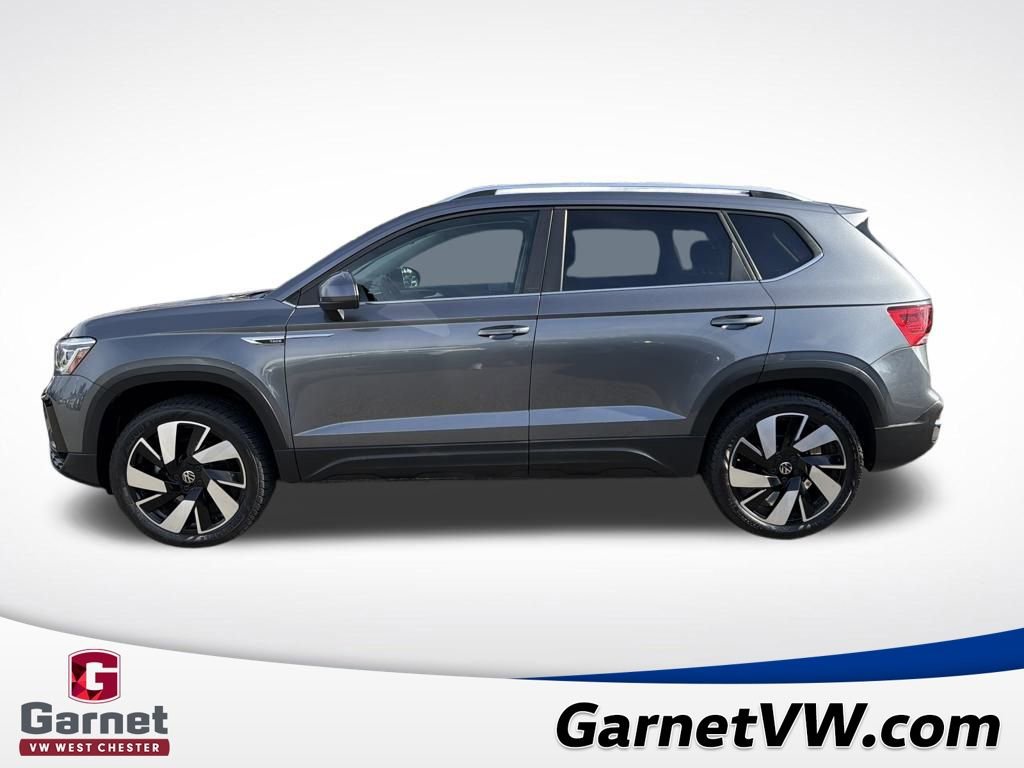 Certified 2024 Volkswagen Taos SEL image 2