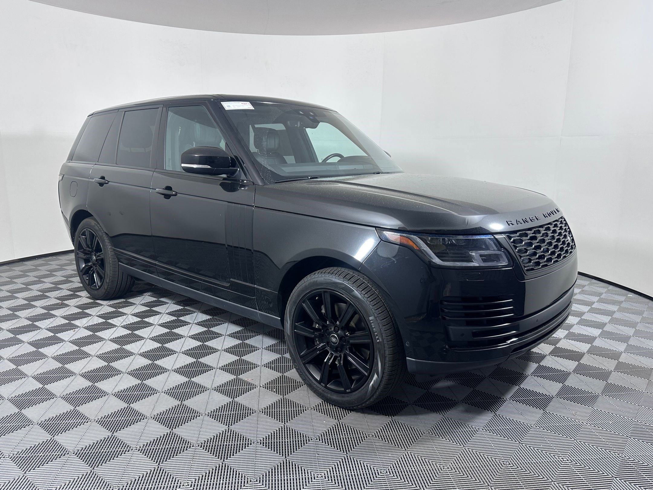 Used 2020 Land Rover Range Rover HSE image 6