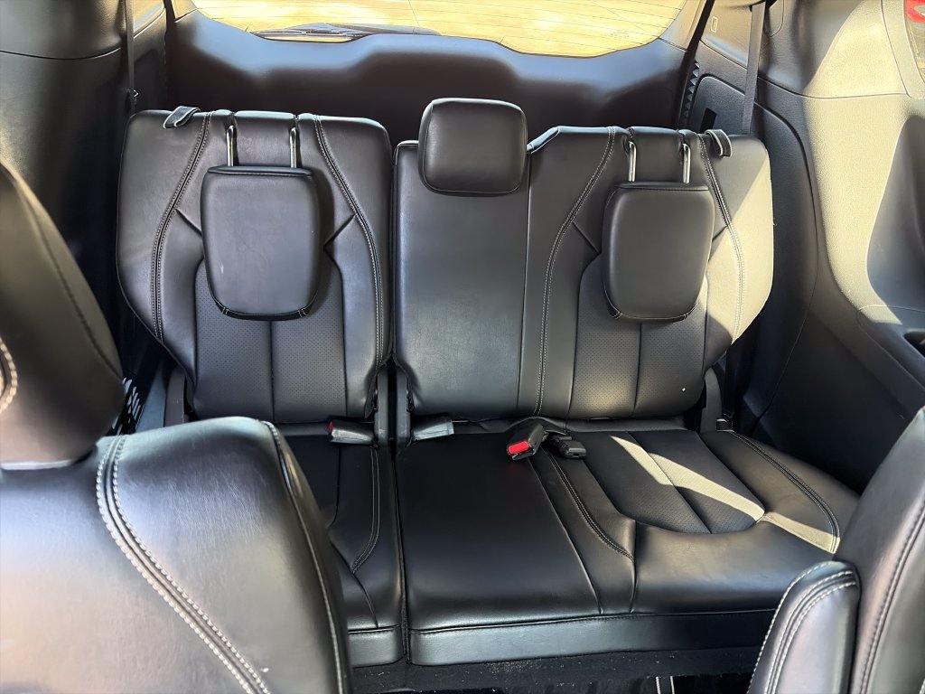 Used 2025 Chrysler Pacifica Select FWD image 30