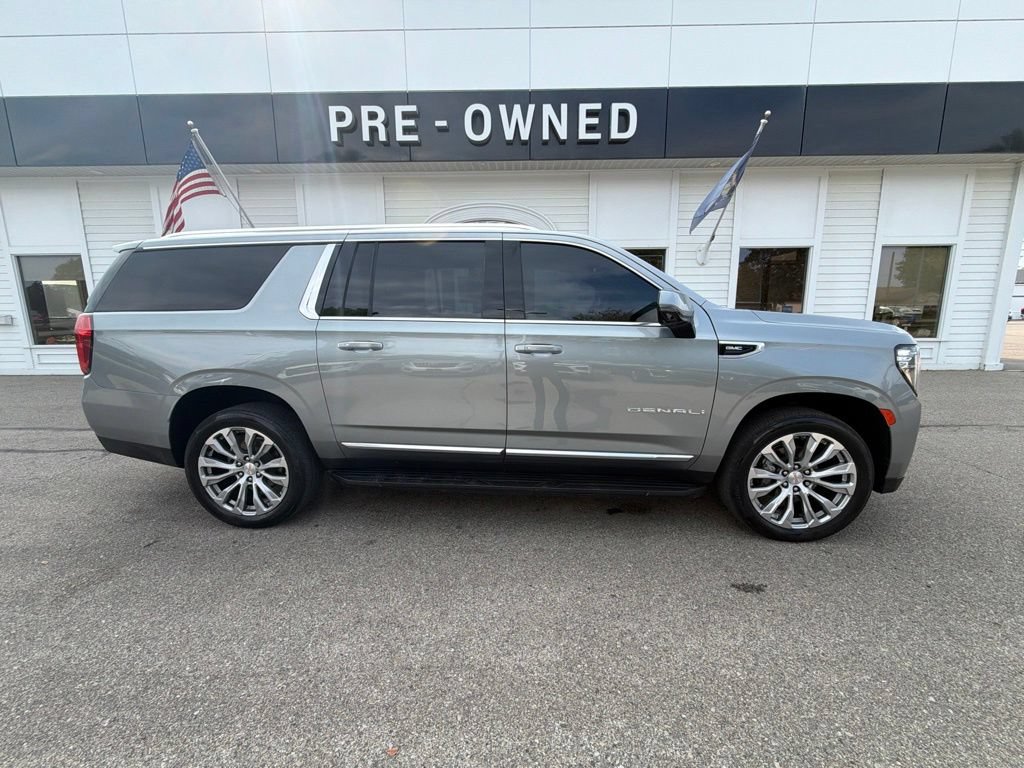 Certified 2023 GMC Yukon XL Denali AWD/4WD image 4