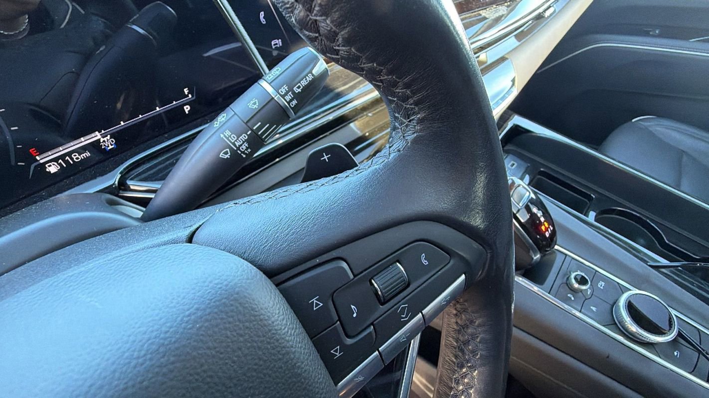 Used 2024 Cadillac Escalade ESV Sport w/ Touring Package image 32