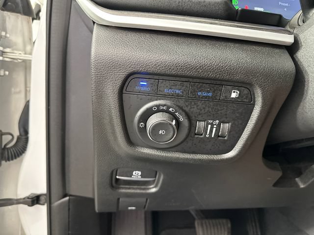 Used 2023 Jeep Grand Cherokee 4WD 4xe image 17