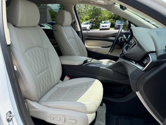 Used 2024 Buick Enclave Avenir w/ Avenir Technology Package AWD/4WD image 22