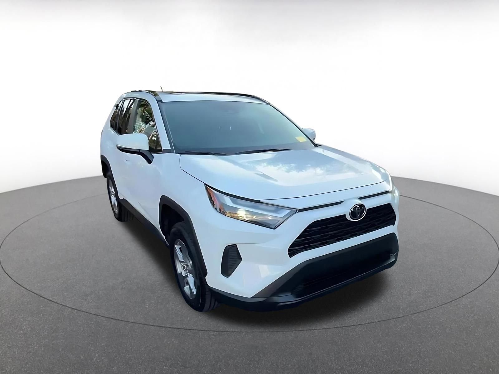 Used 2025 Toyota RAV4 XLE w/ Convenience Package image 3