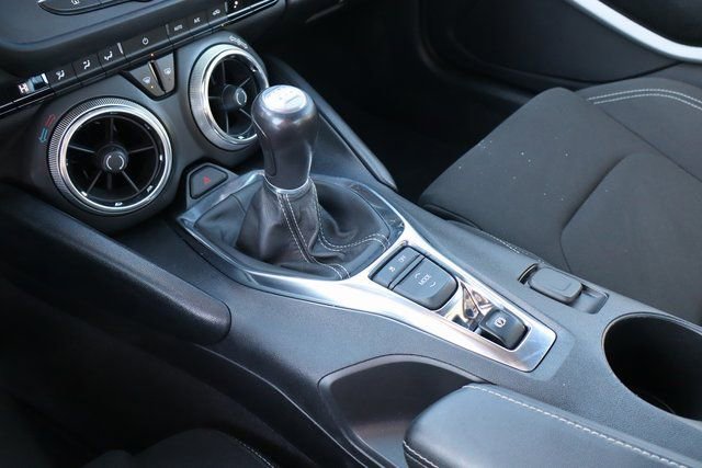 Used 2020 Chevrolet Camaro LT image 22