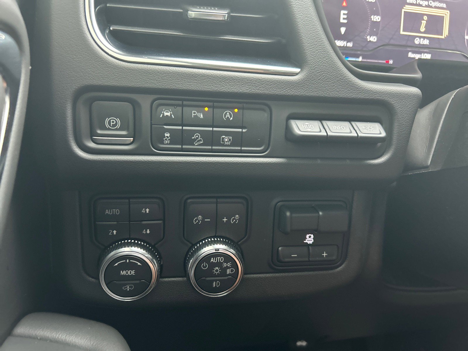 Used 2023 GMC Yukon AT4 w/ AT4 Premium Plus Package AWD/4WD image 12