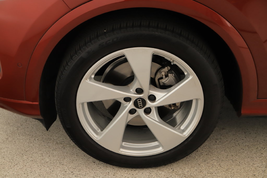 Certified 2025 Audi Q5 Prestige AWD/4WD image 34
