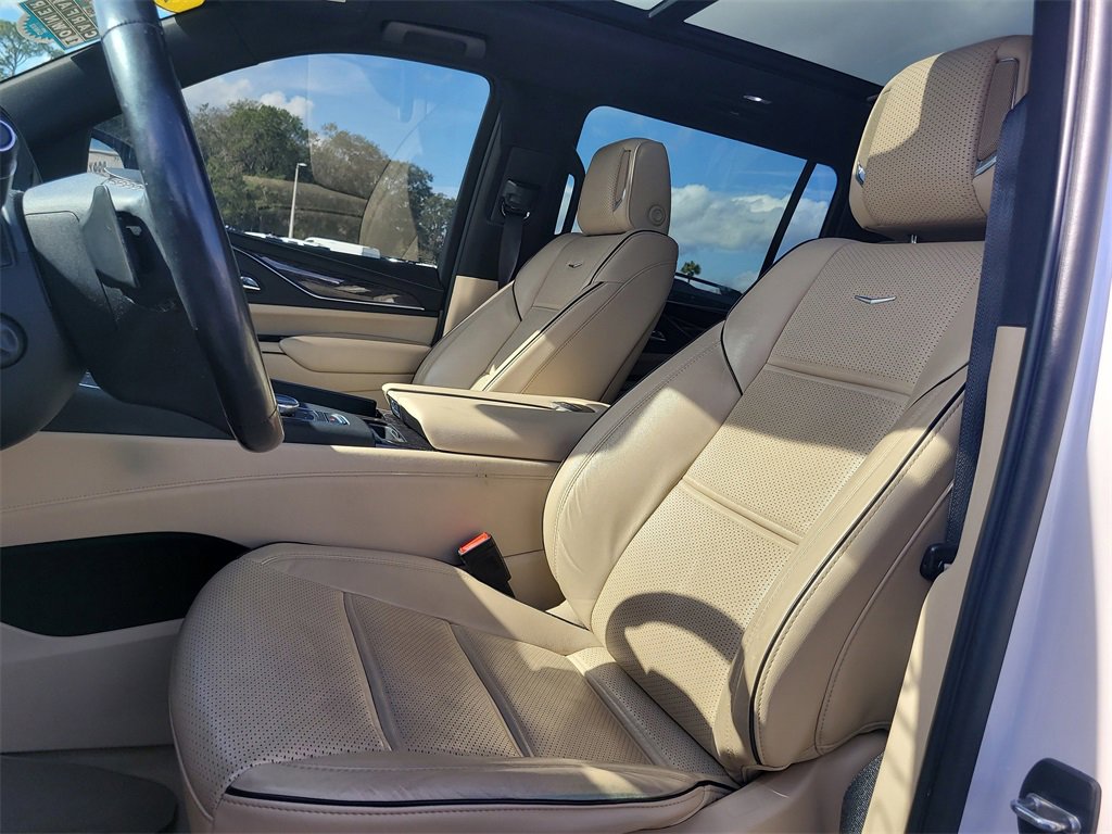 Used 2022 Cadillac Escalade ESV Premium Luxury image 19