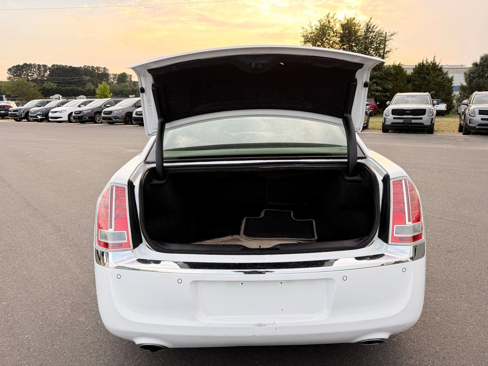Used 2014 Chrysler 300 C RWD image 51