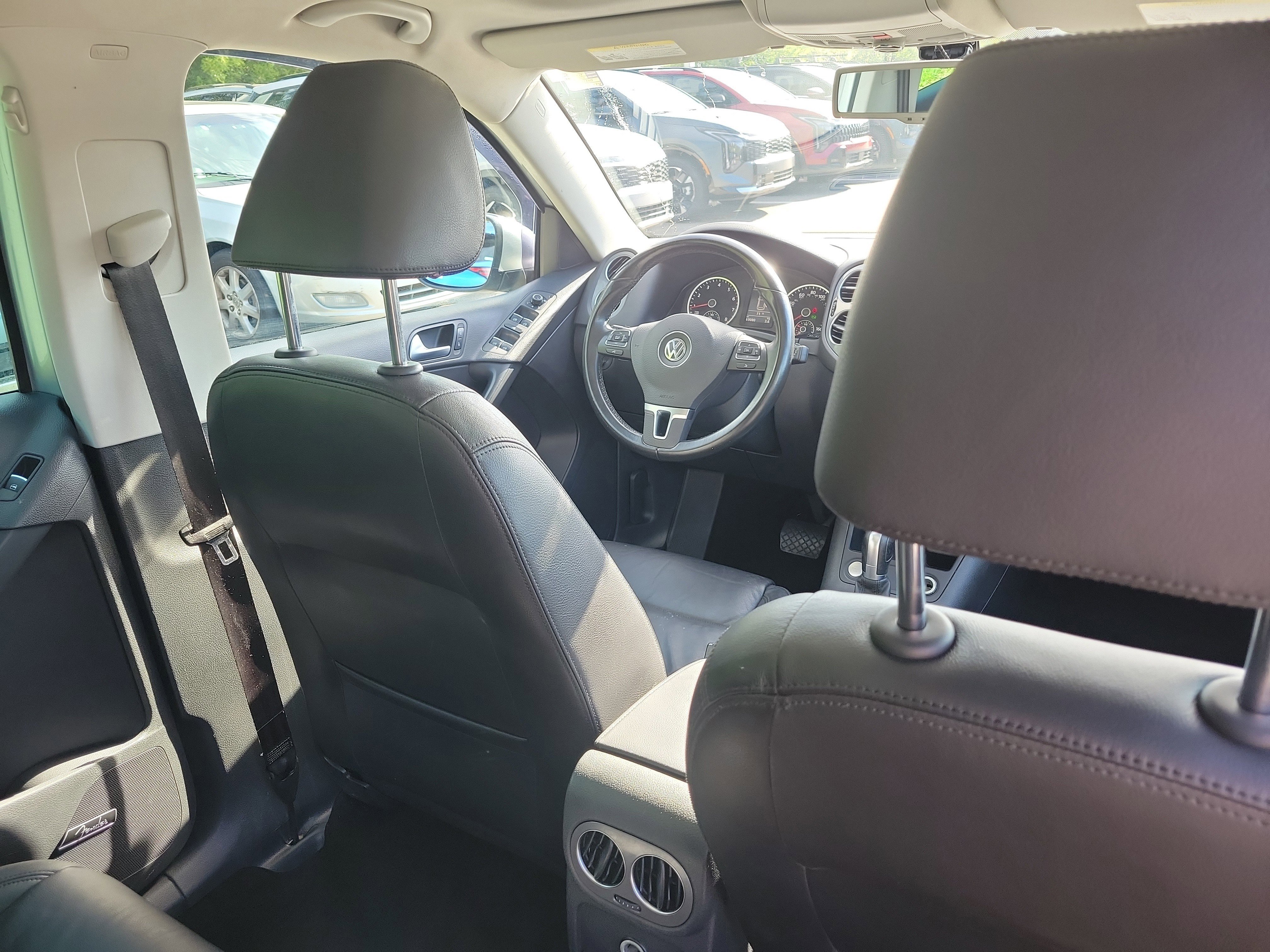 Used 2017 Volkswagen Tiguan SEL image 13