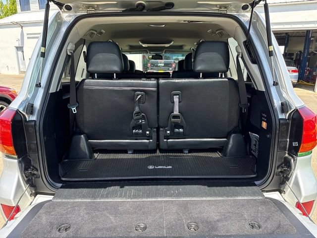 Used 2011 Lexus LX 570 4WD w/ Luxury Pkg image 13
