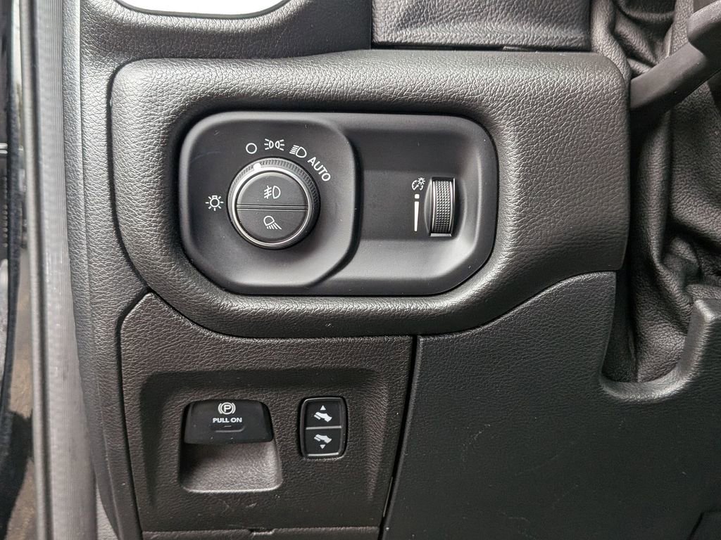 Used 2021 RAM 1500 Big Horn image 16