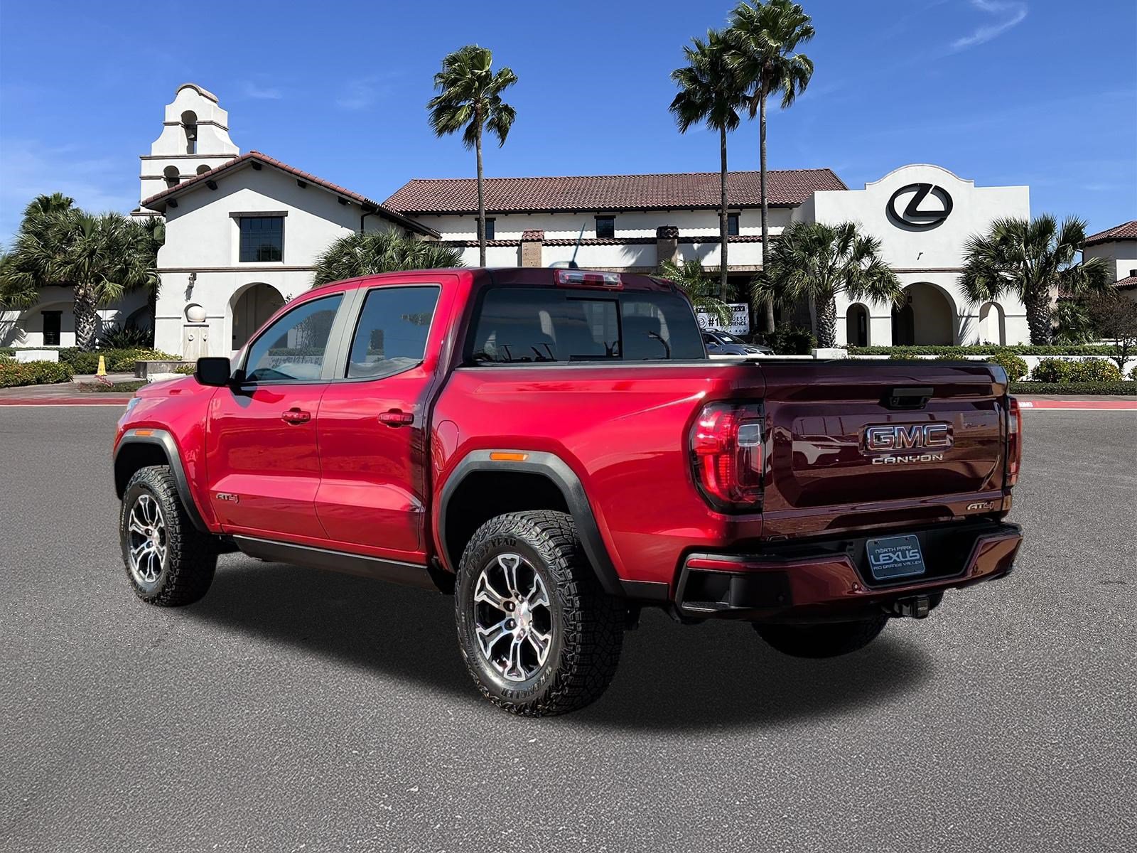 Used 2024 GMC Canyon AT4 w/ AT4 Premium Package AWD/4WD image 4