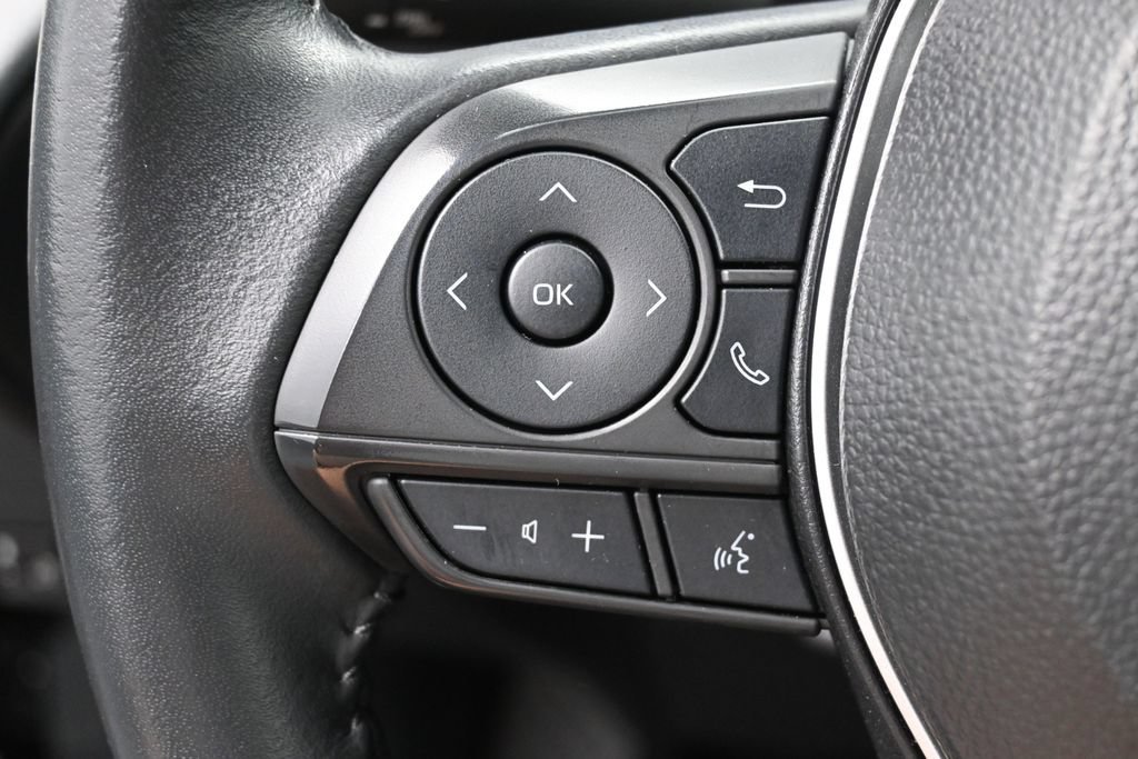 Used 2025 Toyota Corolla Cross LE FWD image 15