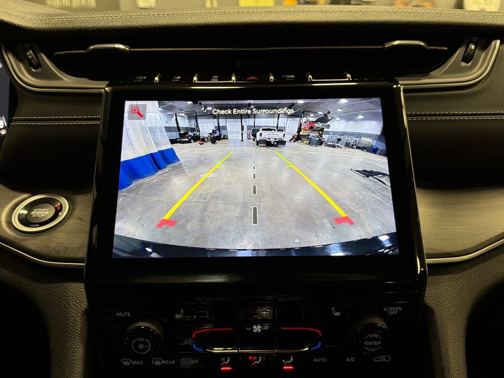 Used 2024 Jeep Grand Cherokee Limited image 22