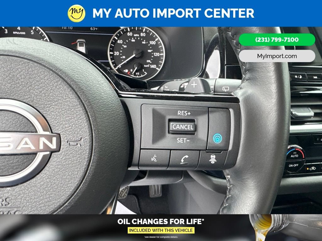 Used 2025 Nissan Pathfinder SL AWD/4WD image 17