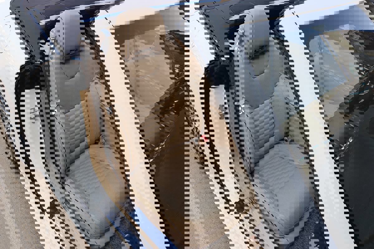 Used 2017 Mercedes-Benz SL 550 w/ Driver Assistance Package image 32