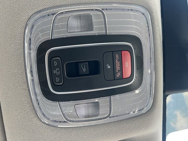 Used 2025 Hyundai Elantra Limited image 20