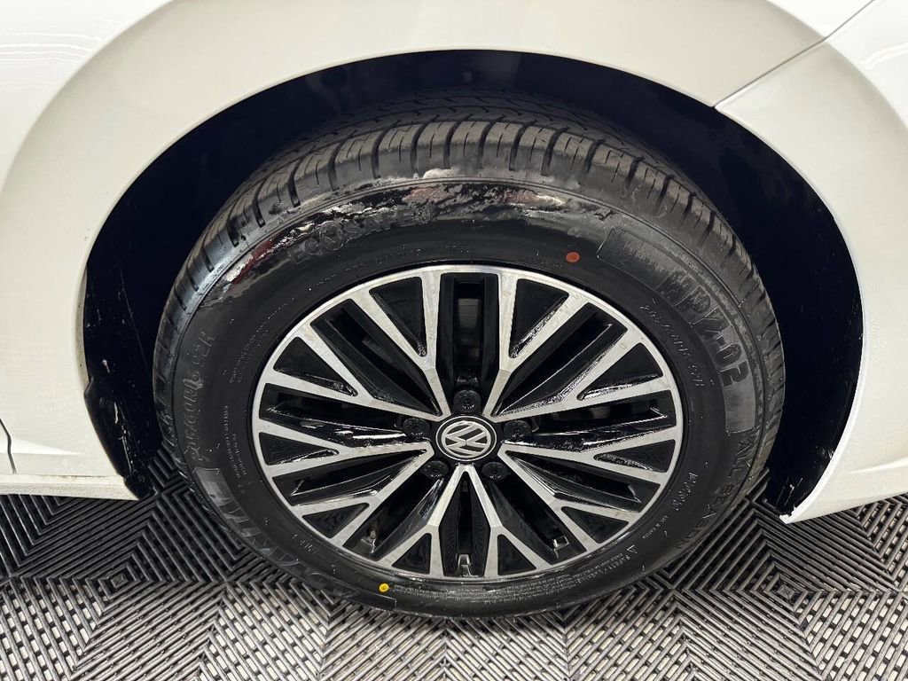 Used 2019 Volkswagen Jetta SE image 18