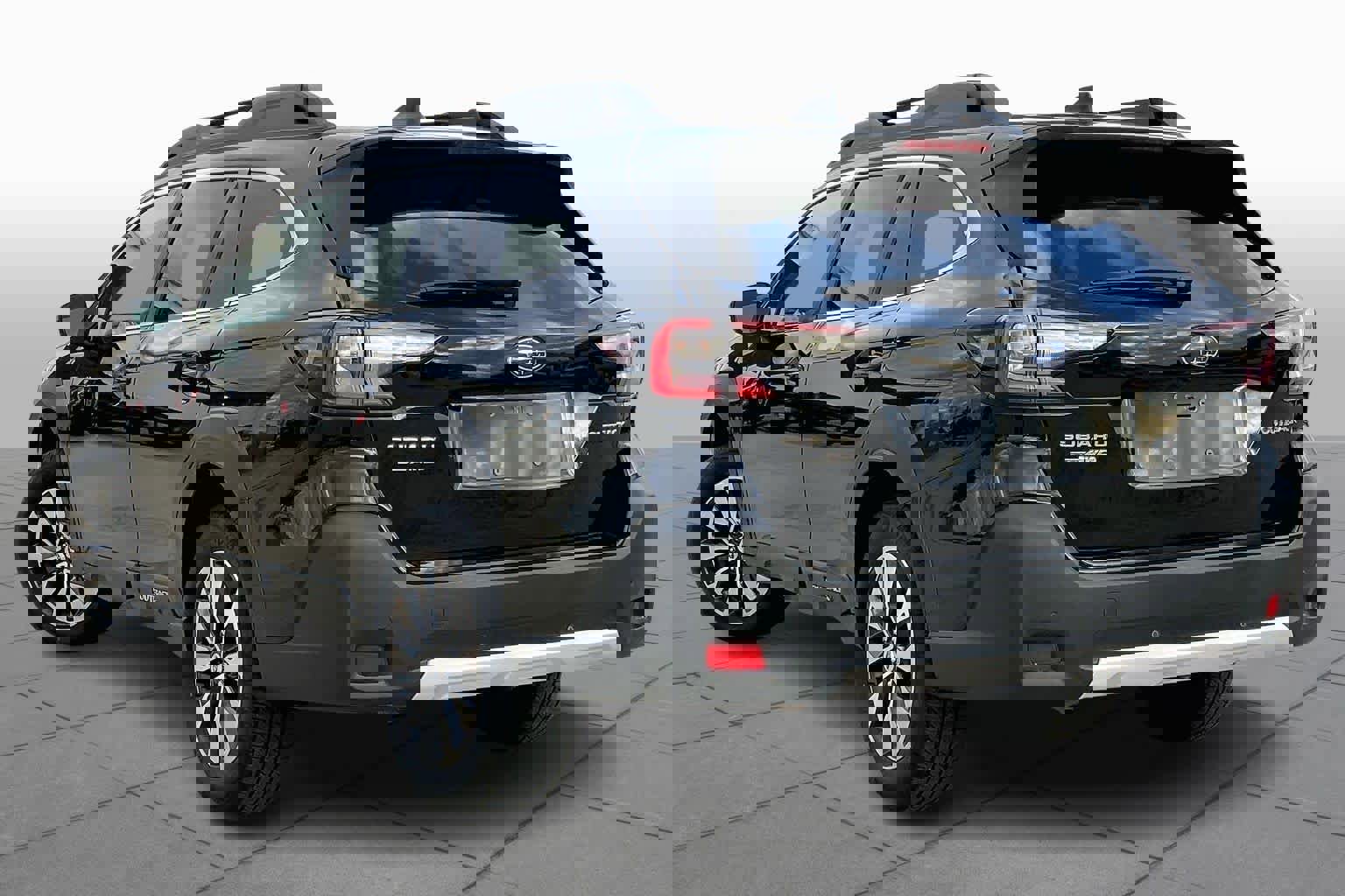 Used 2023 Subaru Outback Limited image 11