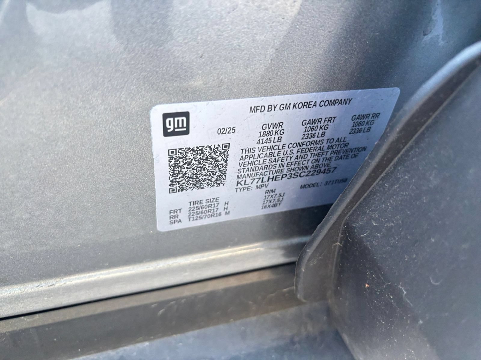 Used 2025 Chevrolet Trax LT FWD image 29