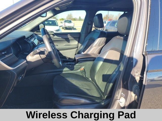 Used 2023 Jeep Grand Cherokee Altitude image 16