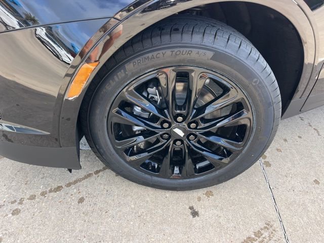 New 2026 Cadillac XT5 Luxury w/ LPO, ONYX Package image 39