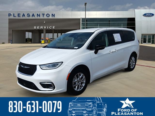 Used 2024 Chrysler Pacifica Touring-L FWD image 1