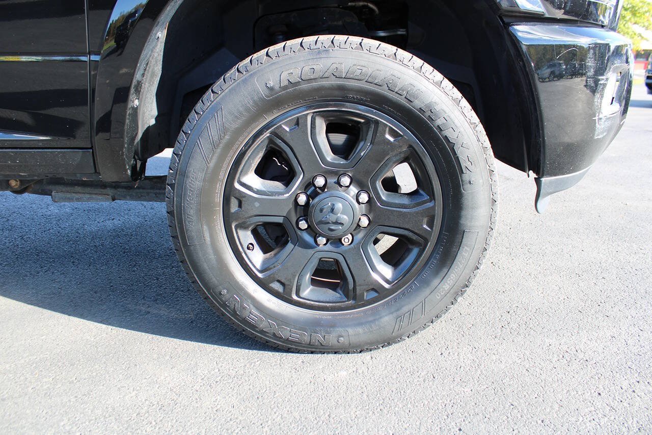 Used 2015 RAM 3500 Laramie w/ Black Appearance Group AWD/4WD image 17