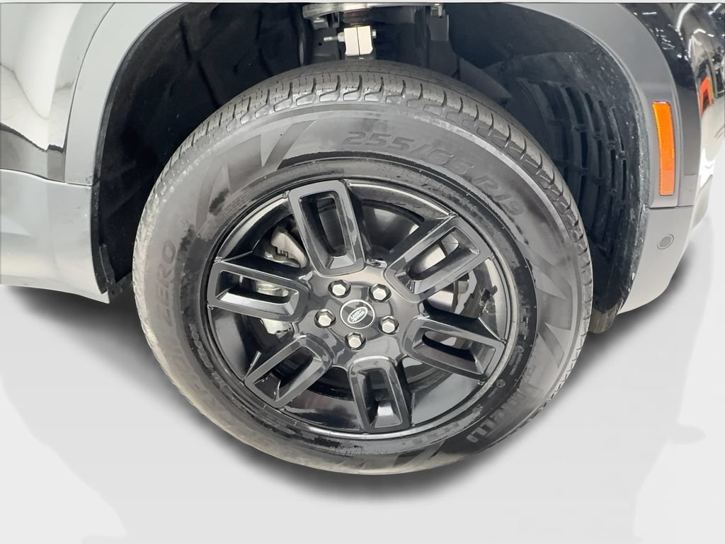 Used 2025 Land Rover Defender 110 S AWD/4WD image 13