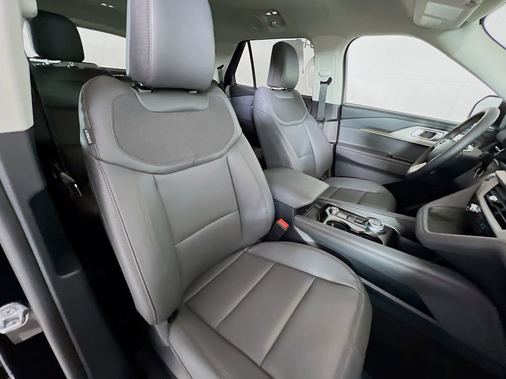 New 2026 Ford Explorer Active w/ Active Comfort Package image 18