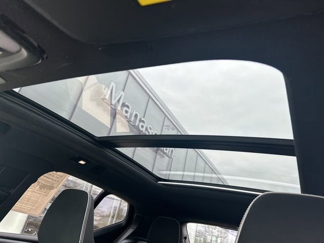 Certified 2025 Volvo XC40 B5 Plus image 27