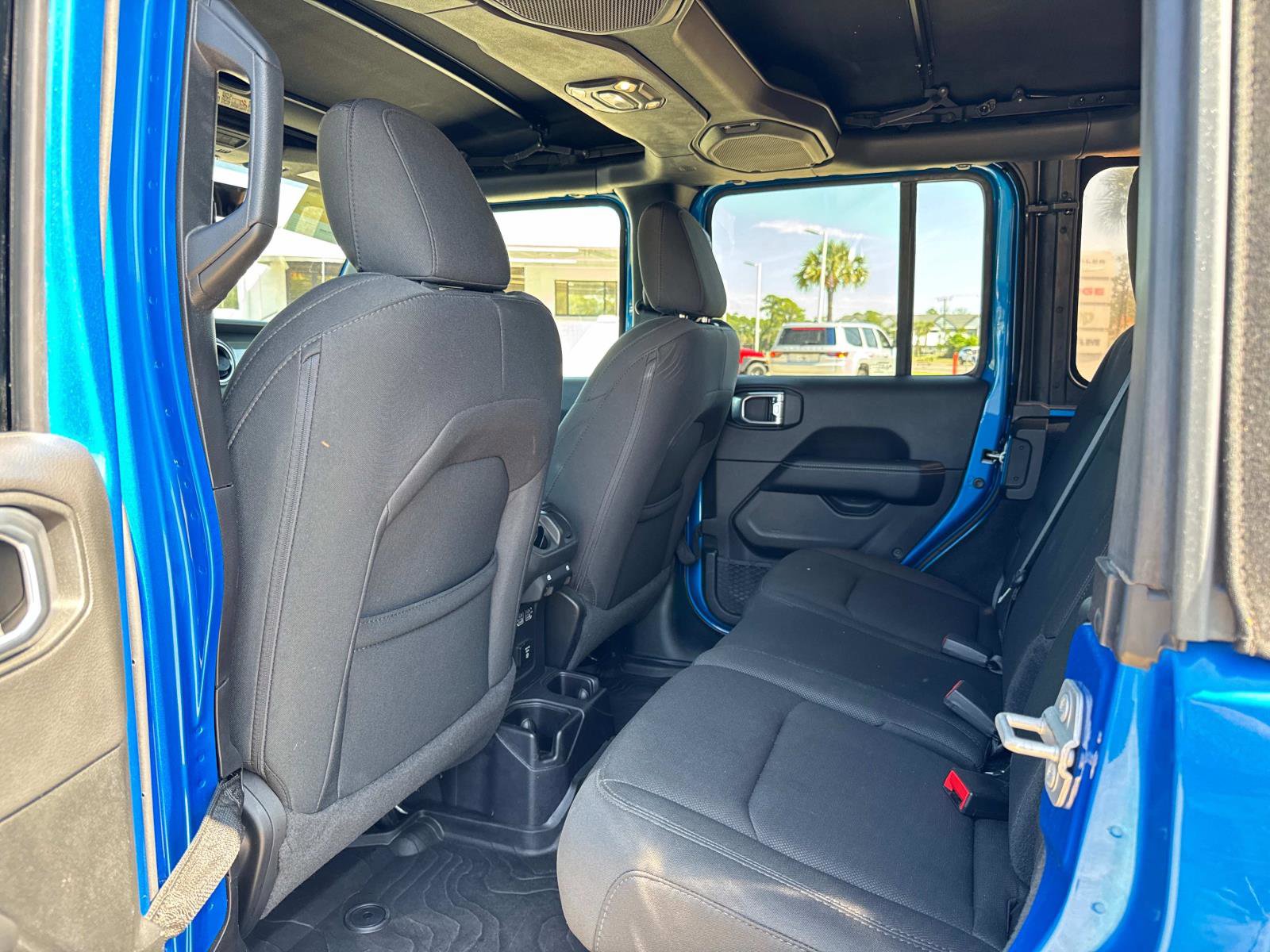 Used 2021 Jeep Wrangler Unlimited Sahara AWD/4WD image 15
