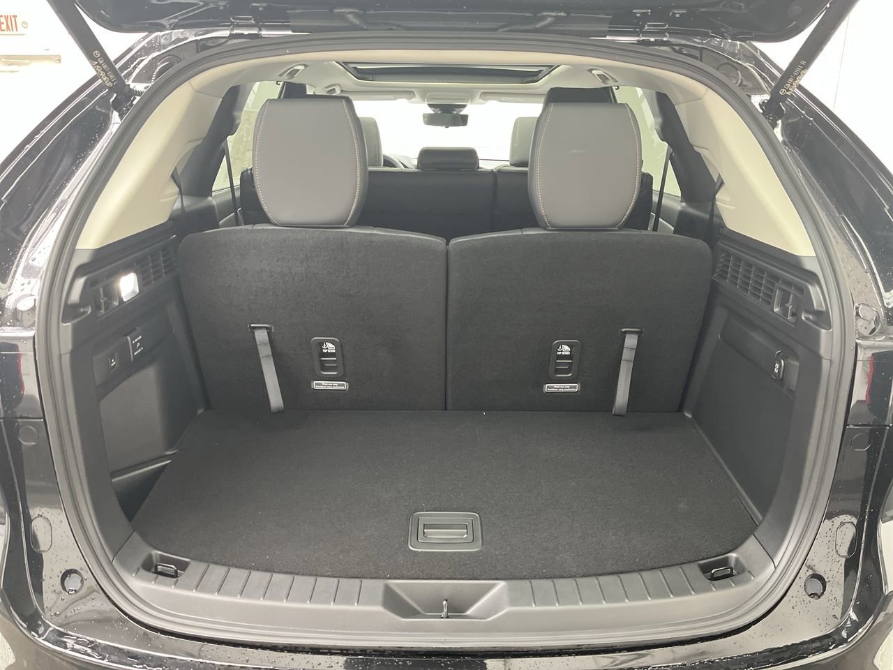 New 2026 MAZDA CX-90 Plug-In Hybrid w/Premium Sport AWD/4WD image 31