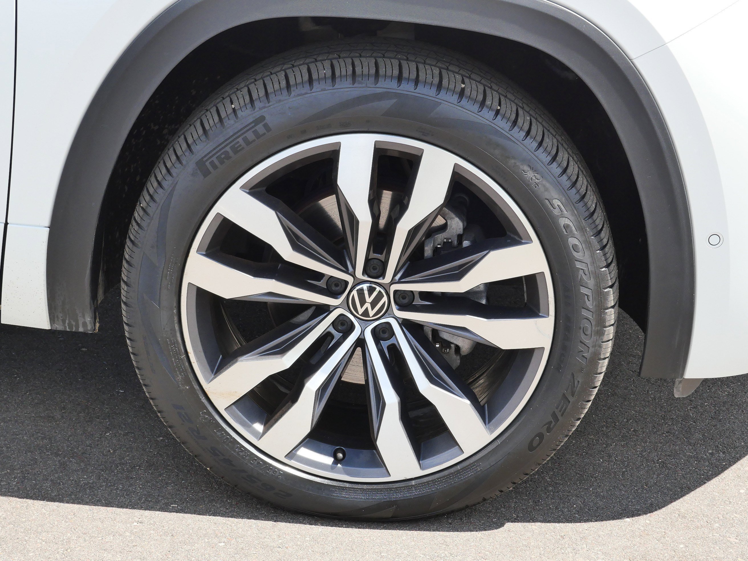 Certified 2023 Volkswagen Atlas SEL Premium AWD/4WD image 15