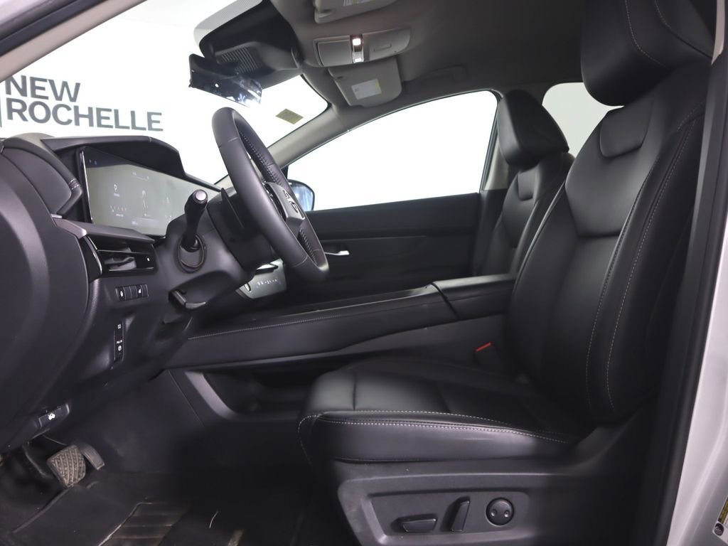 Used 2025 Nissan Murano SV AWD/4WD image 8