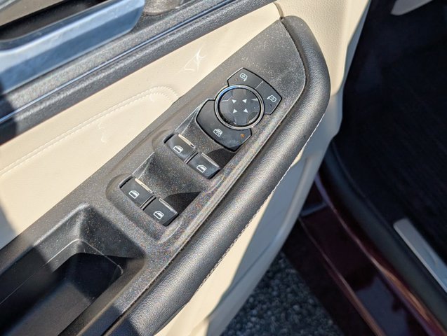 Used 2023 Ford Edge Titanium AWD/4WD image 14