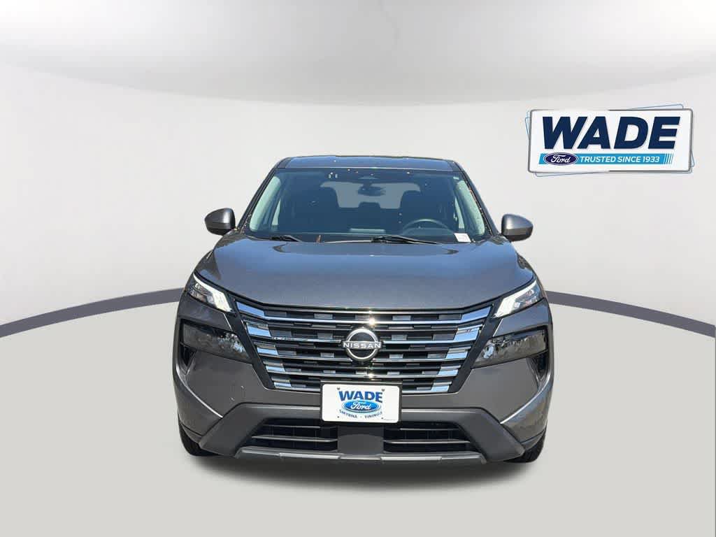 Used 2024 Nissan Rogue SV AWD/4WD image 2